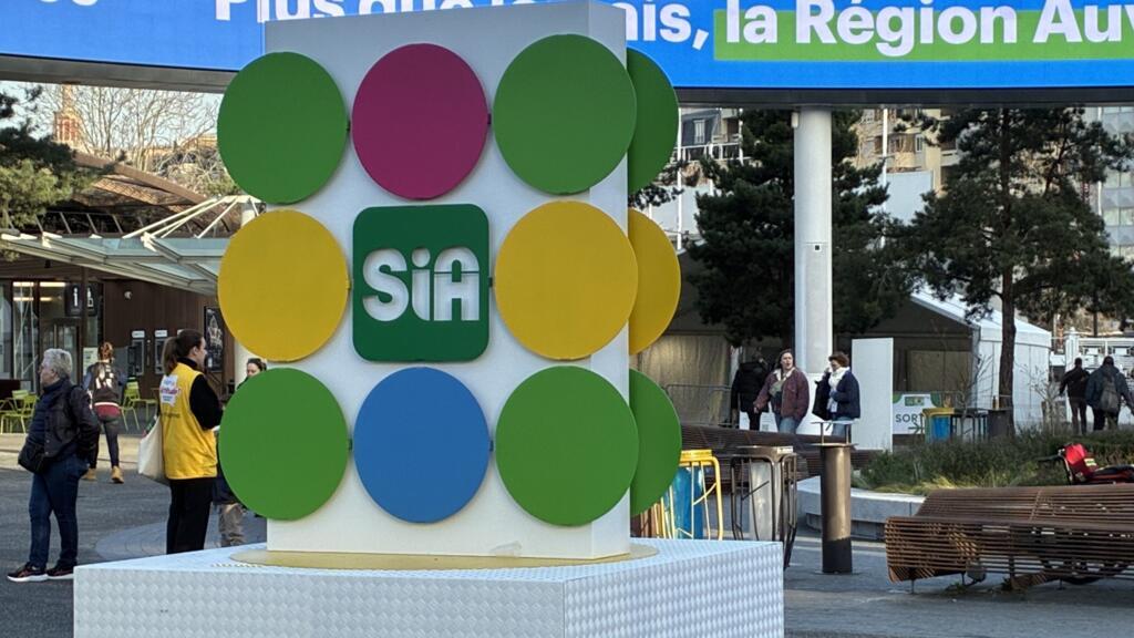 Парижский сельскохозяйственный салон: «самая большая ферма Франции» как зеркало кризиса агропрома